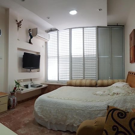 Ezore Yam Apartmens - Elmali'Akh St. 4 Bat Yam Esterno foto