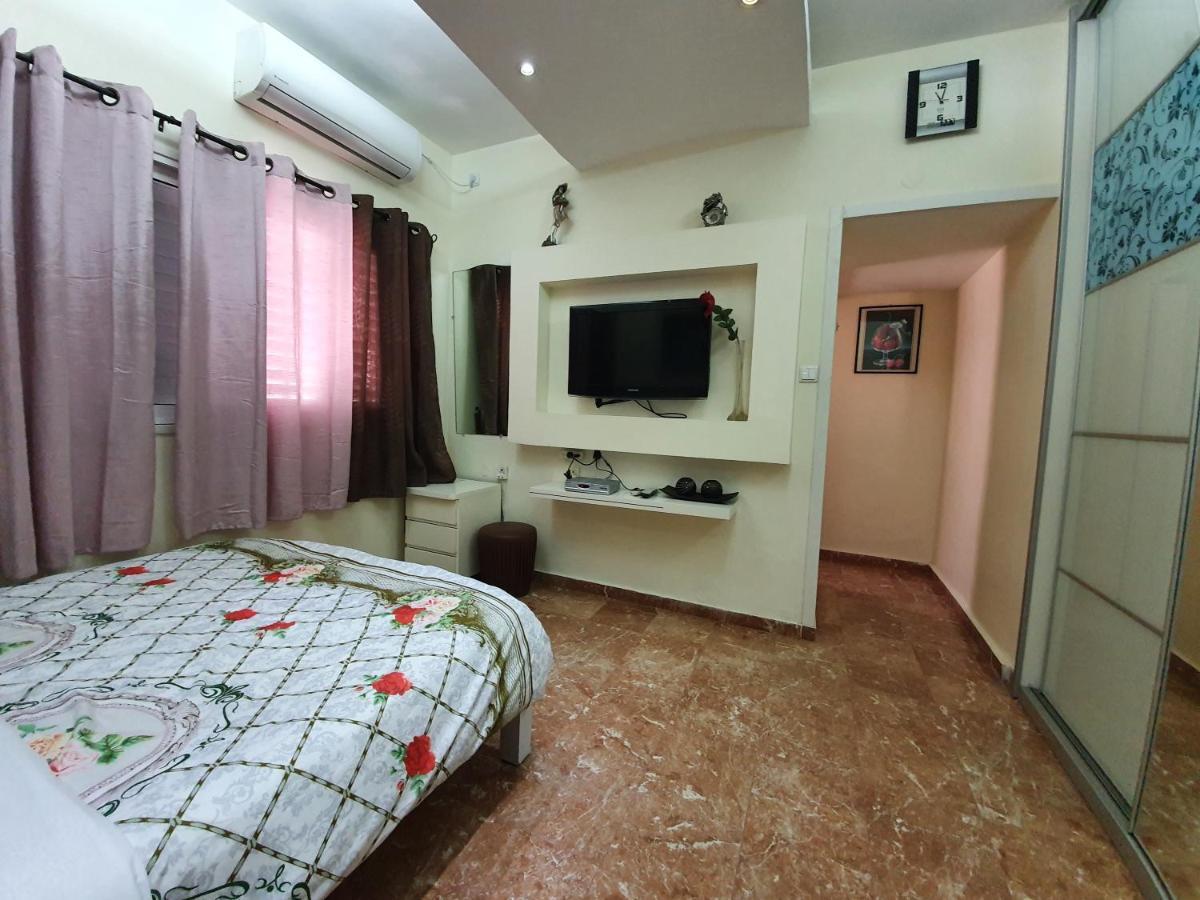Ezore Yam Apartmens - Elmali'Akh St. 4 Bat Yam Esterno foto