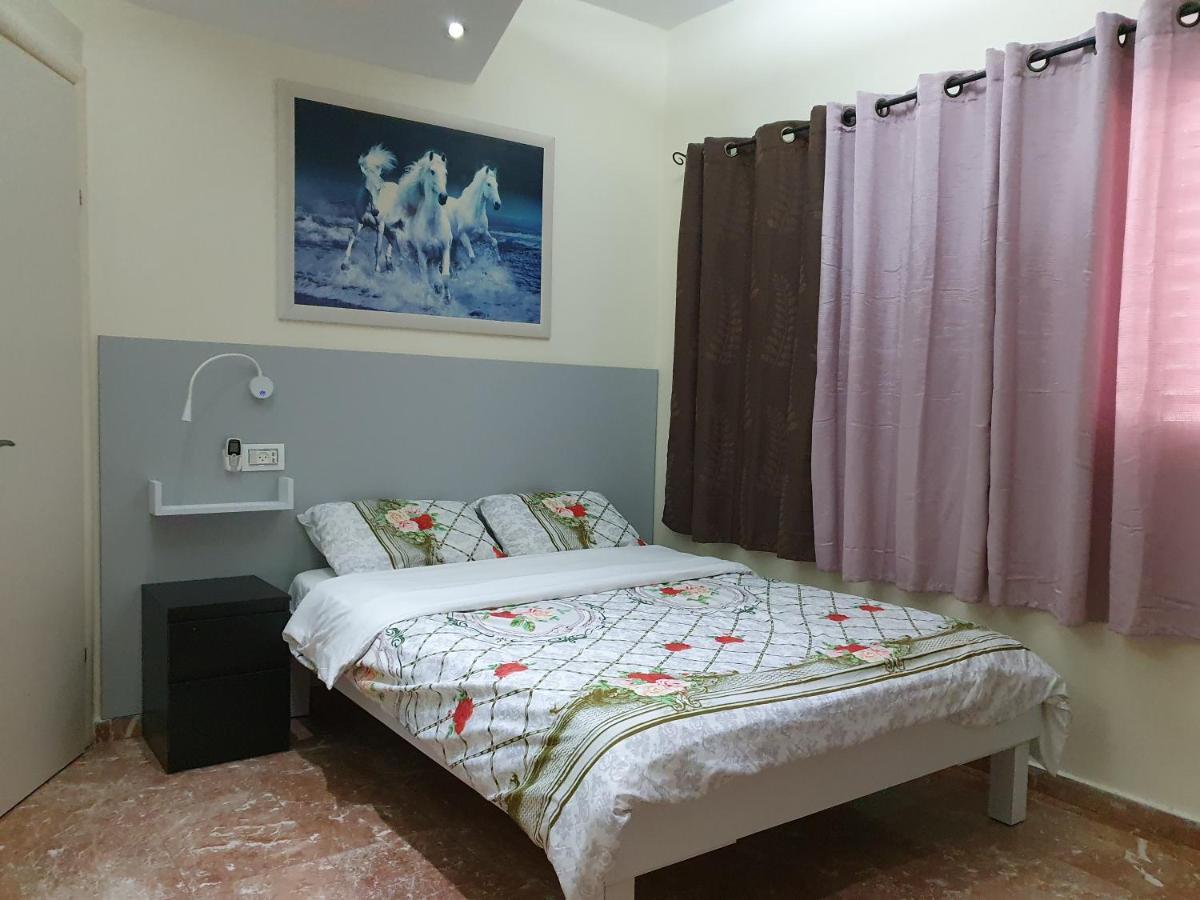 Ezore Yam Apartmens - Elmali'Akh St. 4 Bat Yam Esterno foto
