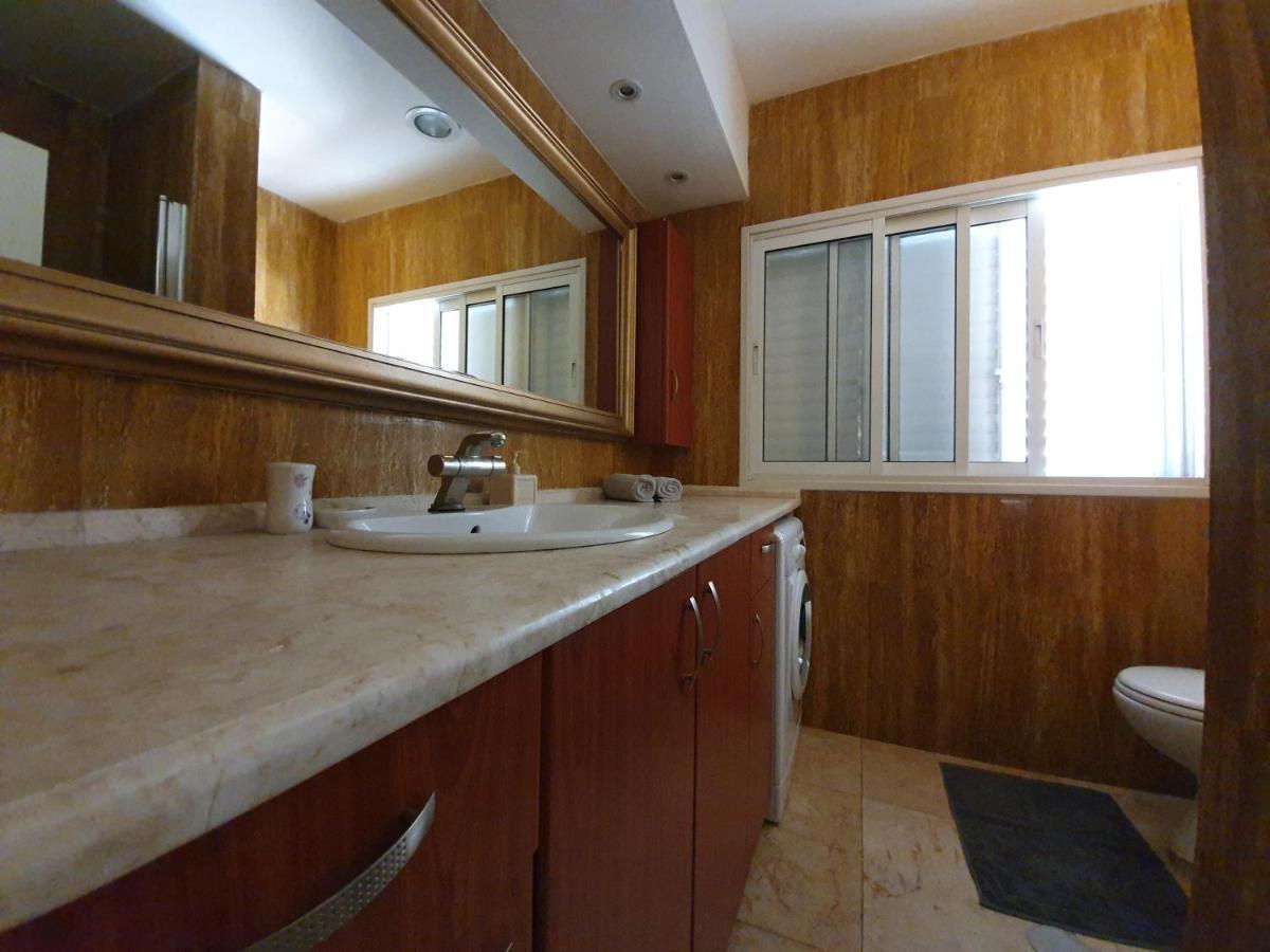 Ezore Yam Apartmens - Elmali'Akh St. 4 Bat Yam Esterno foto