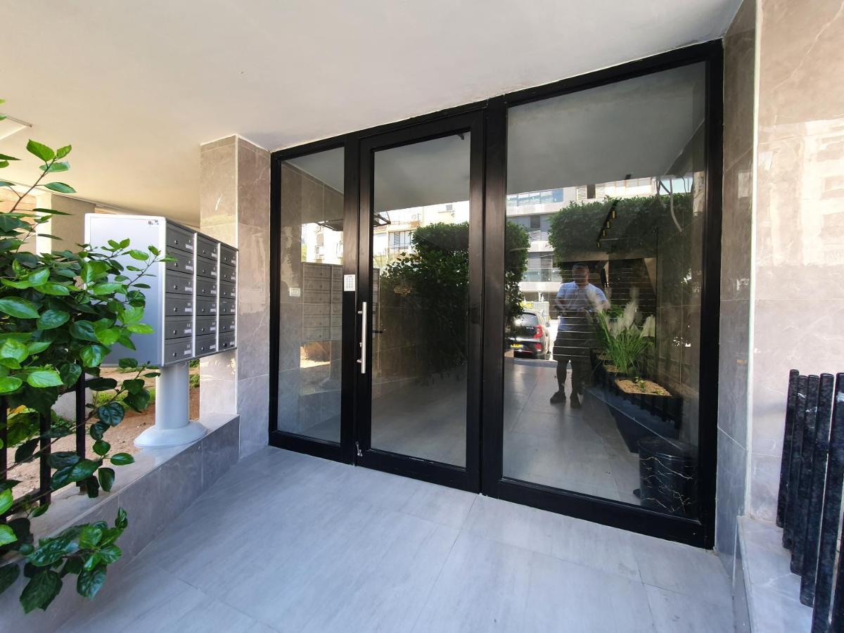 Ezore Yam Apartmens - Elmali'Akh St. 4 Bat Yam Esterno foto